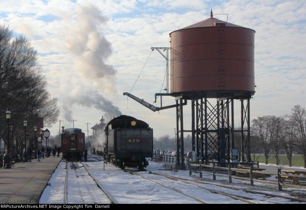 SRC 475 pasing the water tower